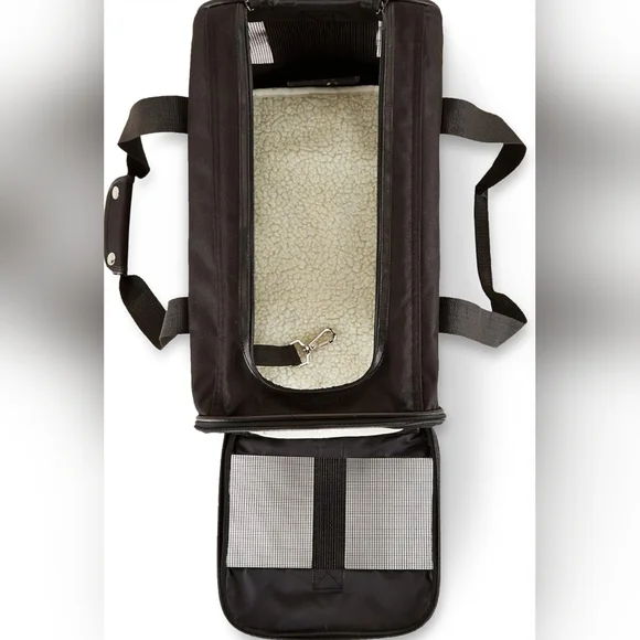 Amazon Basics Soft Sided Mesh Pet Travel Carrier Medium Size - Picture 3 of 13